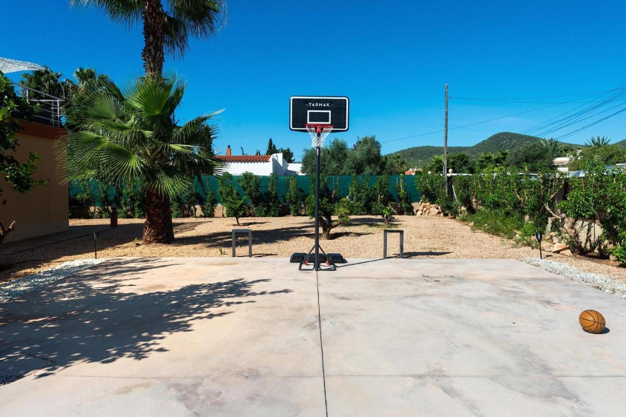 Serena Villa Sant Francesc de s'Estany Exterior photo